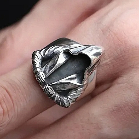 New! MEN'S Dark Assassin Cloak Silver Plated Ring. Adjustable - Picture 1 of 5